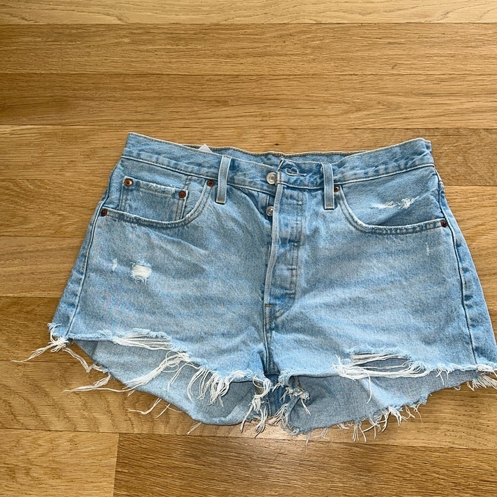 Levi 501 denim shorts size W 31